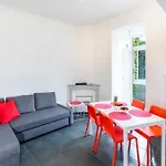 Bright And Modern 2 Bedroom In The Heart Of Antibes!