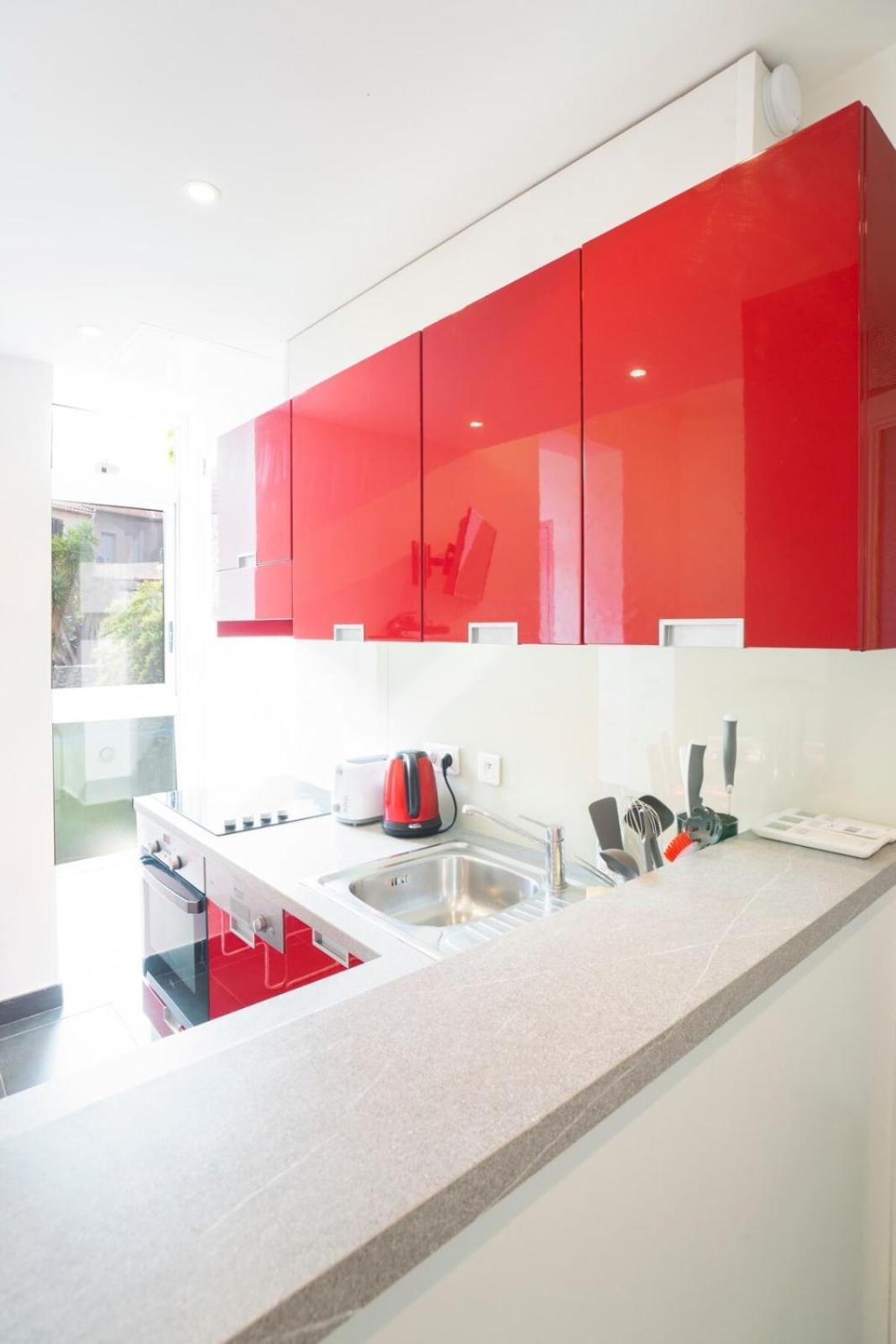 Appartement Bright And Modern 2 Bedroom In The Heart Of Antibes! *