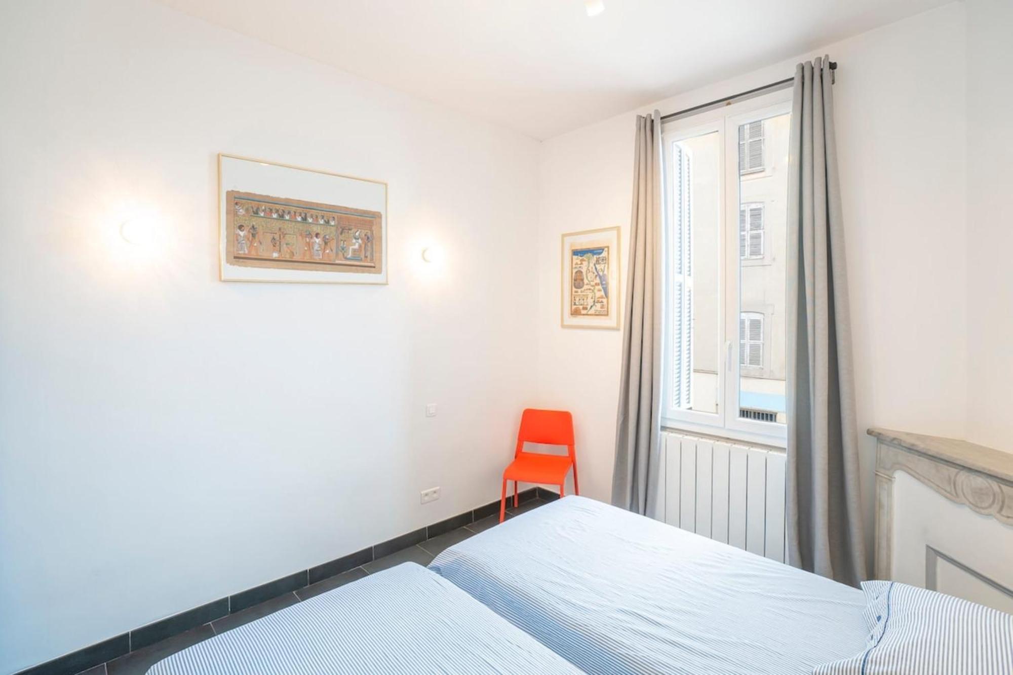 Bright And Modern 2 Bedroom In The Heart Of Antibes! Appartement