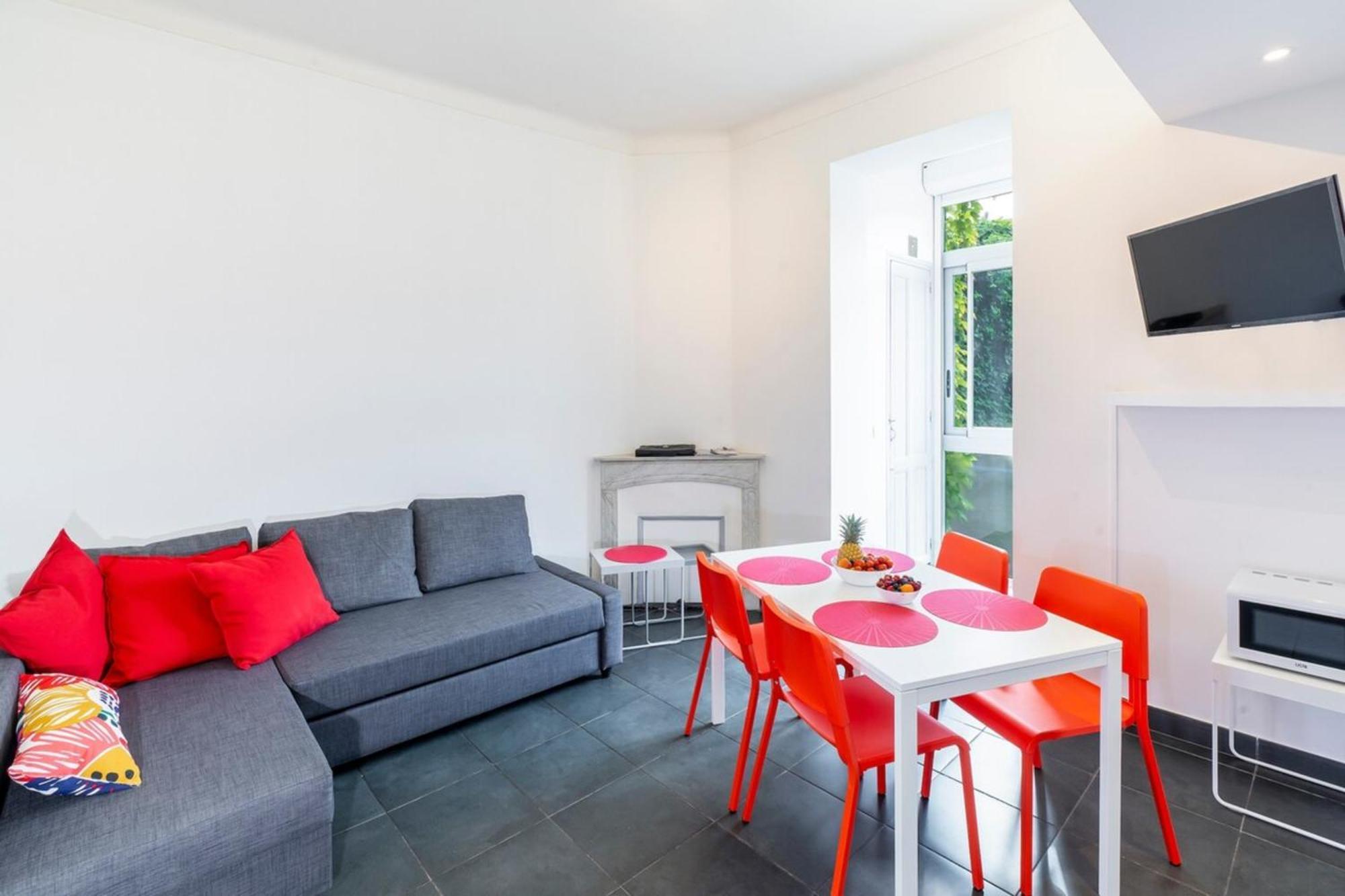Bright And Modern 2 Bedroom In The Heart Of Antibes! Antibes