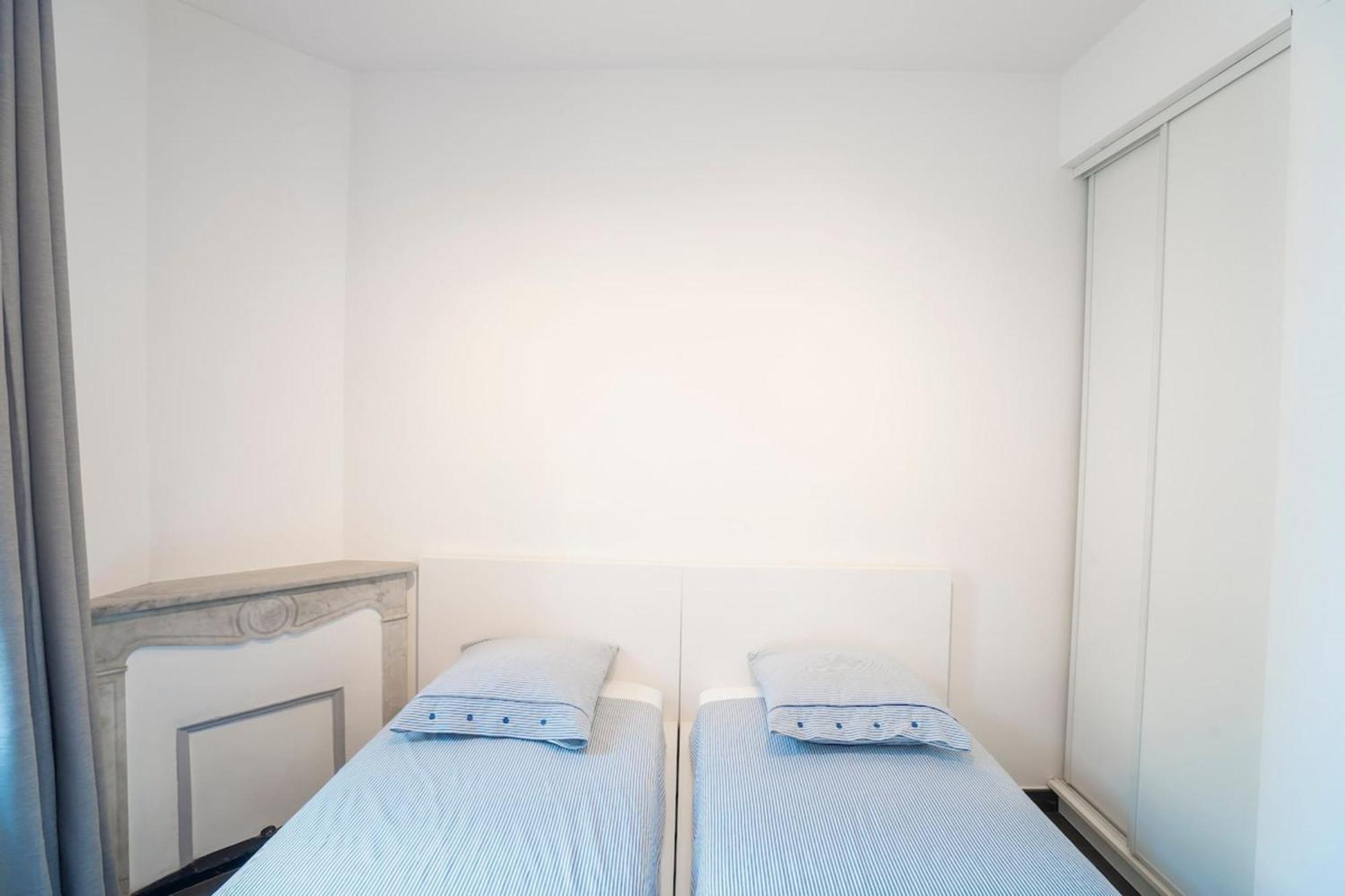 Bright And Modern 2 Bedroom In The Heart Of Antibes! *