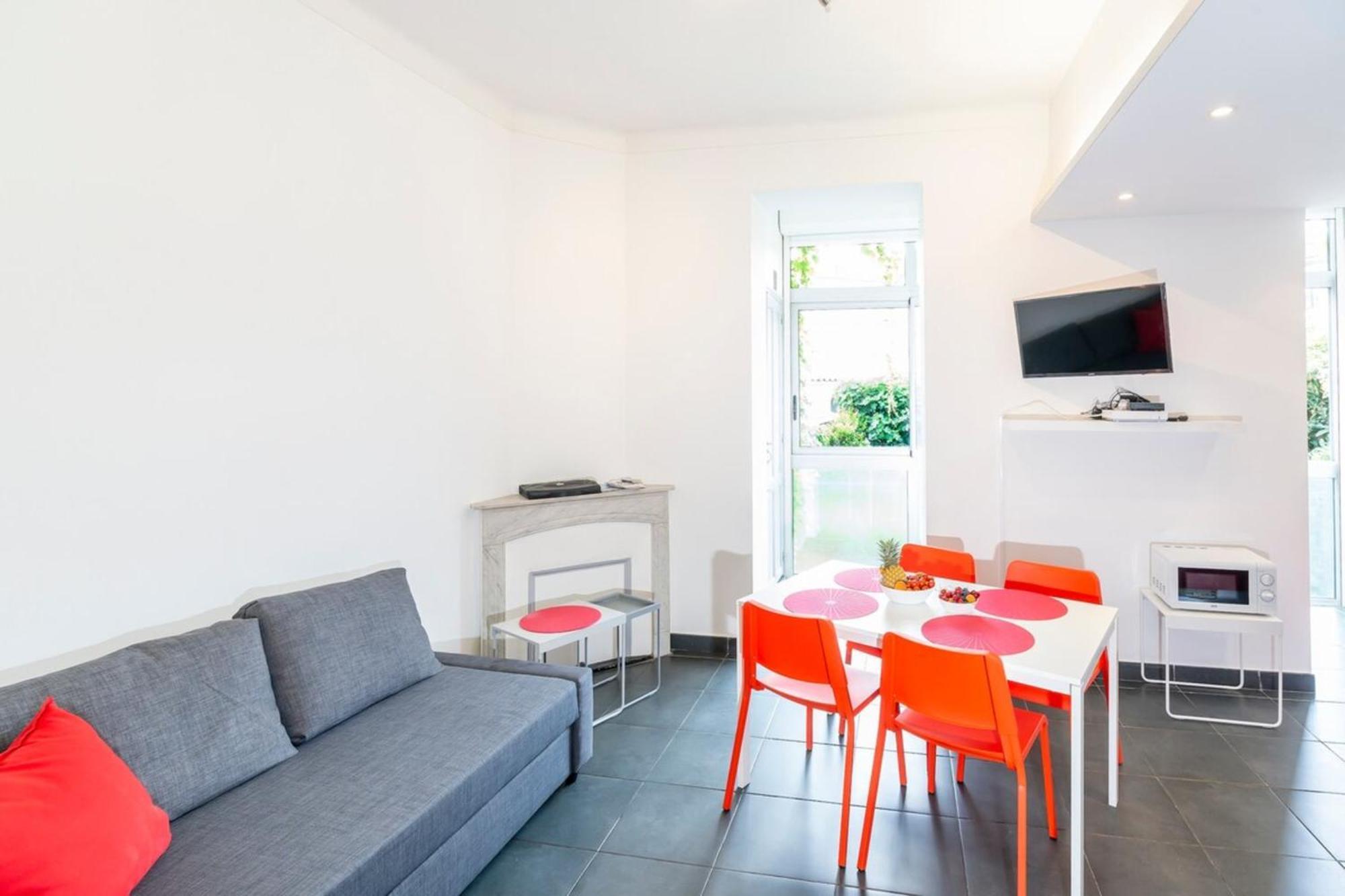 Bright And Modern 2 Bedroom In The Heart Of Antibes! * Antibes
