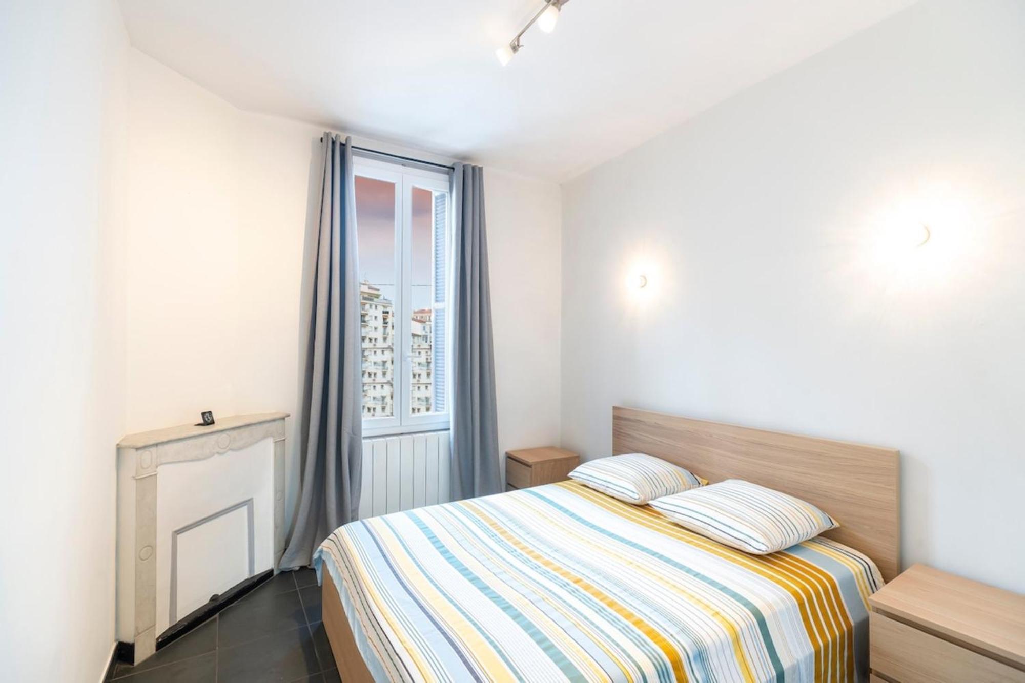 Bright And Modern 2 Bedroom In The Heart Of Antibes! Appartement Antibes